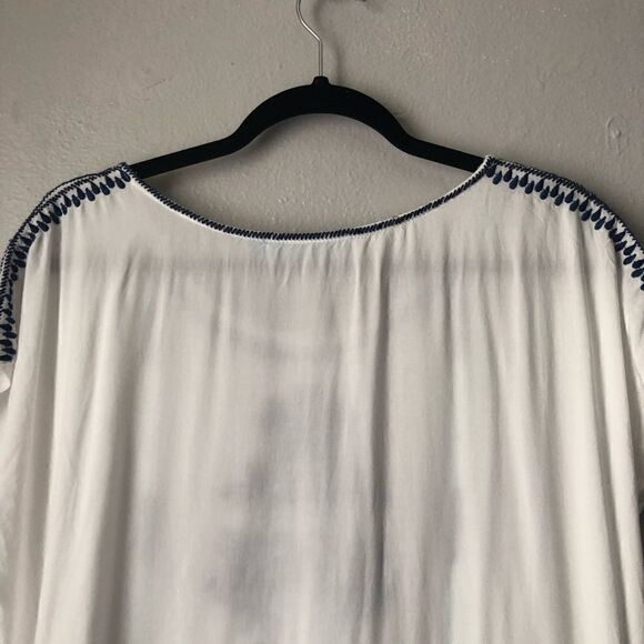 Solitaire Swim white tunic with two tone embroidered floral front - Picture 5 of 8